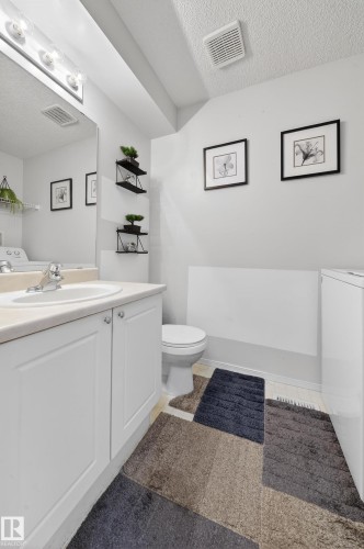 207 River Point(E), Edmonton, AB - Indoor Photo Showing Bathroom