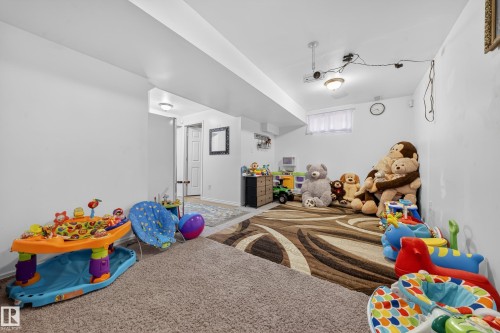 207 River Point(E), Edmonton, AB - Indoor Photo Showing Other Room