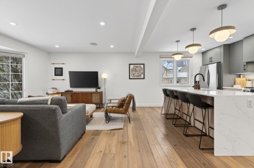 632 Wahstao Road, Edmonton, AB - Indoor Photo Showing Other Room