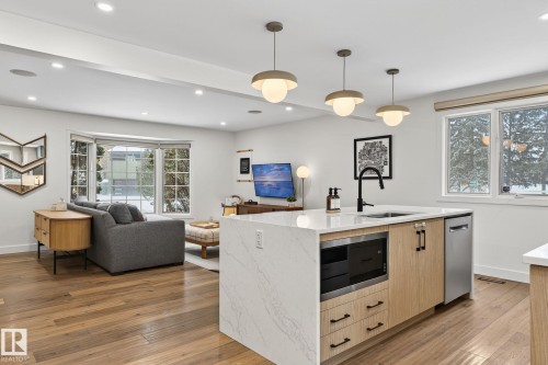 632 Wahstao Road, Edmonton, AB - Indoor