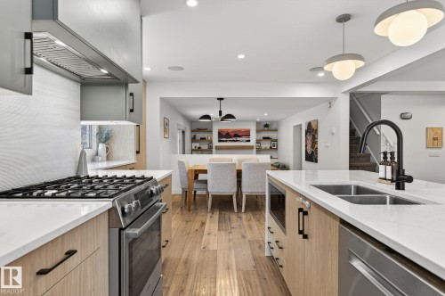 632 Wahstao Road, Edmonton, AB - Indoor Photo Showing Kitchen With Double Sink With Upgraded Kitchen