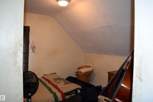 9551 106A Avenue, Edmonton, AB - Indoor