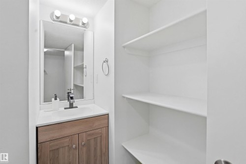 Bathroom featuring vanity - 5112 Andison Close, Edmonton, AB - Indoor Photo Showing Bathroom