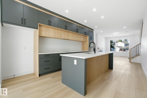 7605 92 Avenue, Edmonton, AB - Indoor Photo Showing Kitchen