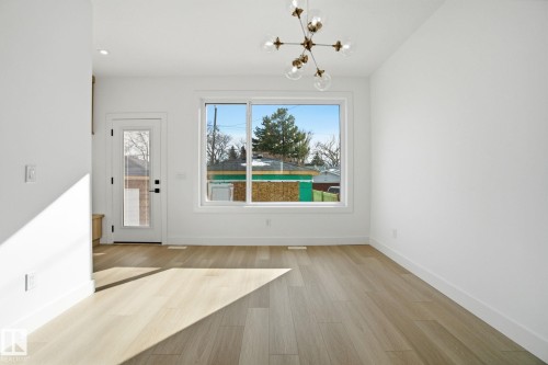 7605 92 Avenue, Edmonton, AB - Indoor Photo Showing Other Room