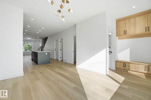 7605 92 Avenue, Edmonton, AB - Indoor