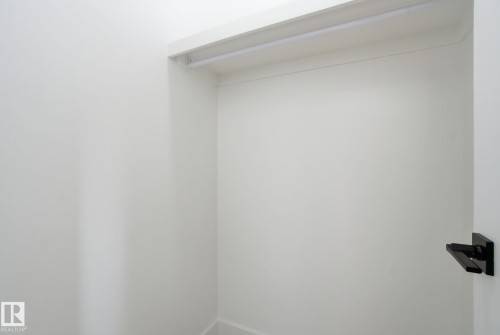 7605 92 Avenue, Edmonton, AB - Indoor Photo Showing Other Room
