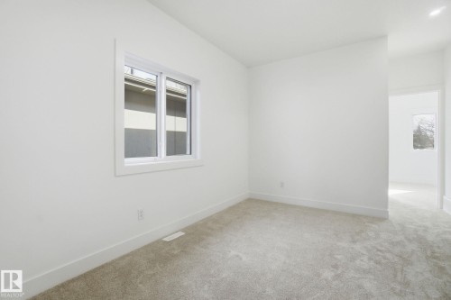 7605 92 Avenue, Edmonton, AB - Indoor Photo Showing Other Room