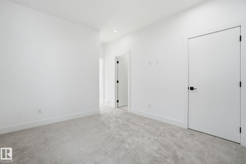 7605 92 Avenue, Edmonton, AB - Indoor Photo Showing Other Room