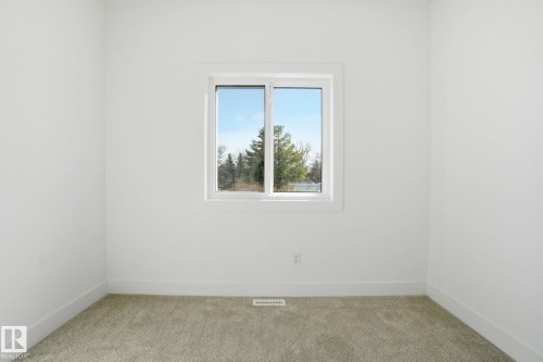 7605 92 Avenue, Edmonton, AB - Indoor Photo Showing Other Room