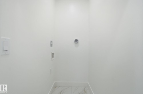 7605 92 Avenue, Edmonton, AB - Indoor