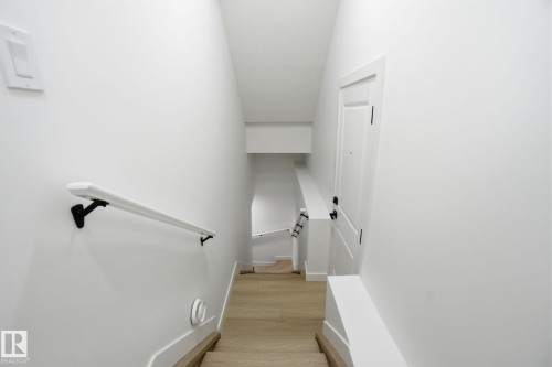 7605 92 Avenue, Edmonton, AB - Indoor Photo Showing Other Room