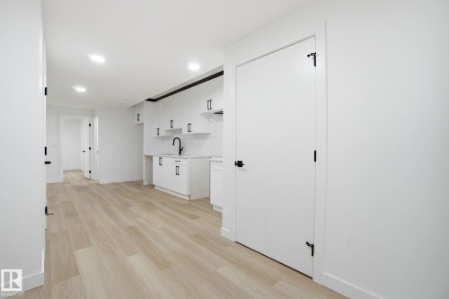 7605 92 Avenue, Edmonton, AB - Indoor Photo Showing Other Room