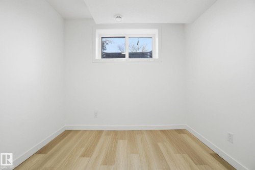 7605 92 Avenue, Edmonton, AB - Indoor Photo Showing Other Room