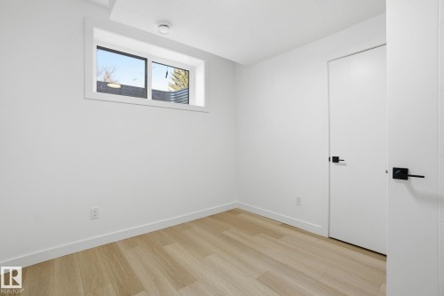 7605 92 Avenue, Edmonton, AB - Indoor Photo Showing Other Room