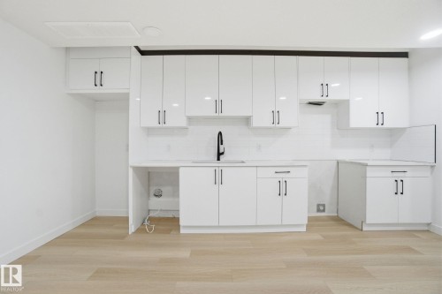 7605 92 Avenue, Edmonton, AB - Indoor Photo Showing Kitchen