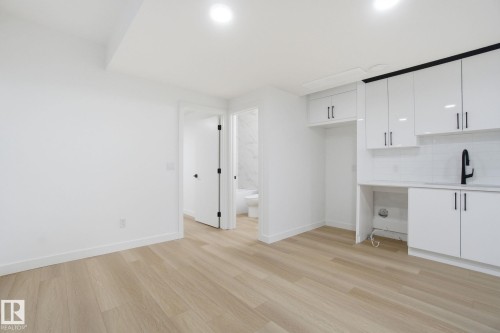 7605 92 Avenue, Edmonton, AB - Indoor