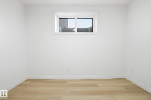 7605 92 Avenue, Edmonton, AB - Indoor Photo Showing Other Room