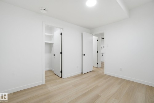 7605 92 Avenue, Edmonton, AB - Indoor Photo Showing Other Room