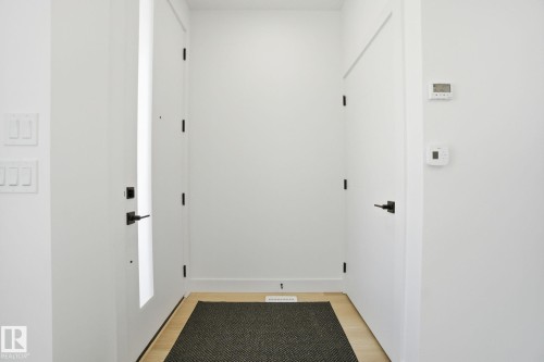 7605 92 Avenue, Edmonton, AB - Indoor Photo Showing Other Room