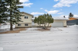39 WOODSTOCK Drive  Sherwood Park, AB T8A 4C4