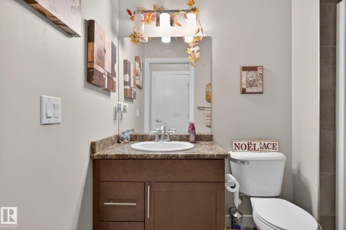 Full bathroom with vanity and toilet - 21867 80 Avenue, Edmonton, AB - Indoor Photo Showing Bathroom