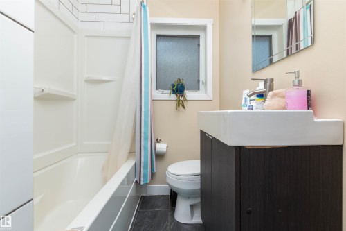 12836 107 Street, Edmonton, AB - Indoor Photo Showing Bathroom