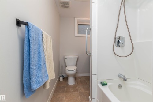 12836 107 Street, Edmonton, AB - Indoor Photo Showing Bathroom