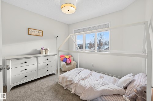 38 Embassy Place, St. Albert, AB - Indoor Photo Showing Bedroom