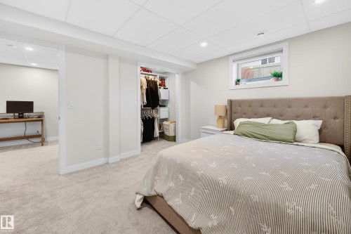38 Embassy Place, St. Albert, AB - Indoor Photo Showing Bedroom
