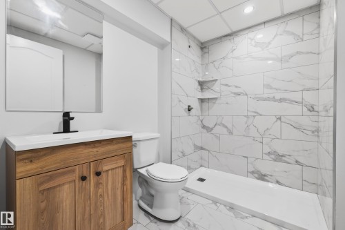 38 Embassy Place, St. Albert, AB - Indoor Photo Showing Bathroom
