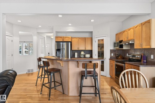 38 Embassy Place, St. Albert, AB - Indoor Photo Showing Kitchen