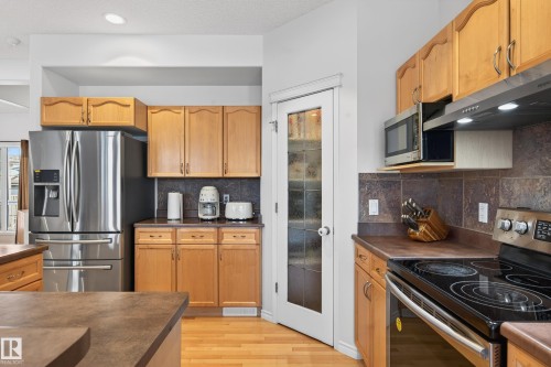 38 Embassy Place, St. Albert, AB - Indoor Photo Showing Kitchen