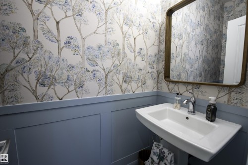 2525 Cameron Ravine Landing, Edmonton, AB - Indoor Photo Showing Bathroom