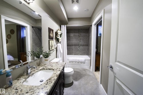 2525 Cameron Ravine Landing, Edmonton, AB - Indoor Photo Showing Bathroom