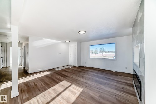5919 144 Avenue, Edmonton, AB - Indoor Photo Showing Other Room