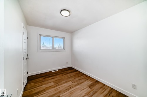 5919 144 Avenue, Edmonton, AB - Indoor Photo Showing Other Room