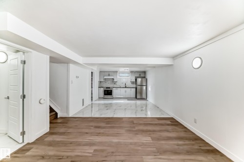 5919 144 Avenue, Edmonton, AB - Indoor Photo Showing Other Room