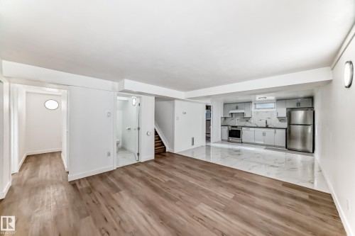 5919 144 Avenue, Edmonton, AB - Indoor Photo Showing Other Room