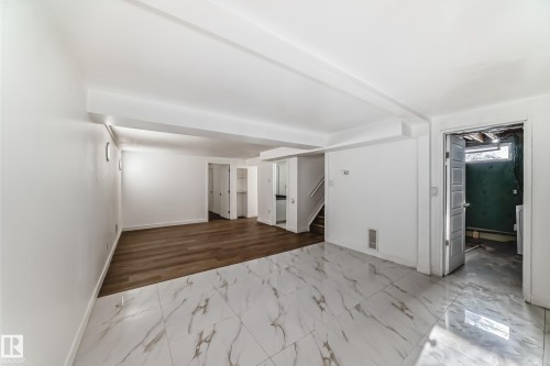 5919 144 Avenue, Edmonton, AB - Indoor Photo Showing Other Room