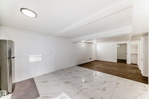 5919 144 Avenue, Edmonton, AB - Indoor Photo Showing Other Room