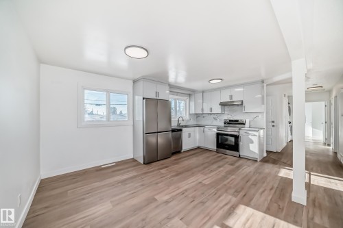 5919 144 Avenue, Edmonton, AB - Indoor Photo Showing Kitchen