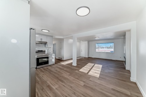 5919 144 Avenue, Edmonton, AB - Indoor Photo Showing Other Room