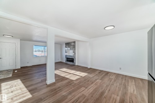 5919 144 Avenue, Edmonton, AB - Indoor Photo Showing Other Room