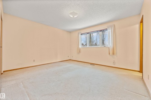 5 Loyola Place, St. Albert, AB - Indoor Photo Showing Other Room
