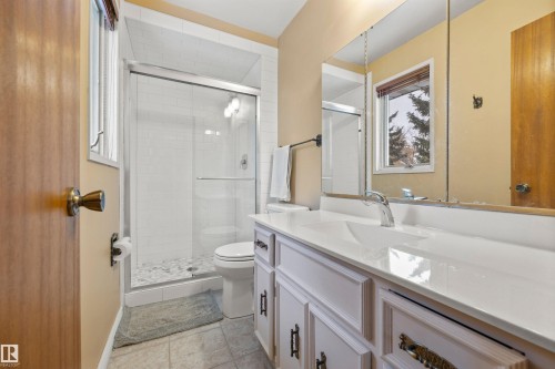 5 Loyola Place, St. Albert, AB - Indoor Photo Showing Bathroom