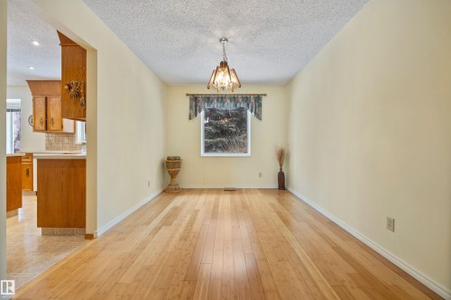 5 Loyola Place, St. Albert, AB - Indoor Photo Showing Other Room