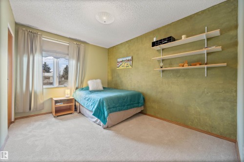 5 Loyola Place, St. Albert, AB - Indoor Photo Showing Bedroom