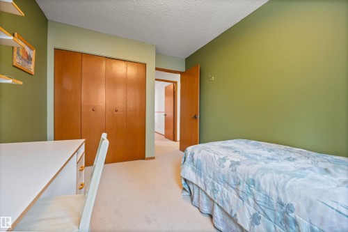 5 Loyola Place, St. Albert, AB - Indoor Photo Showing Bedroom
