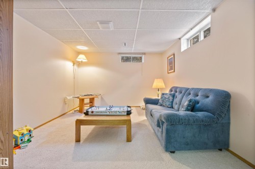 5 Loyola Place, St. Albert, AB - Indoor Photo Showing Other Room